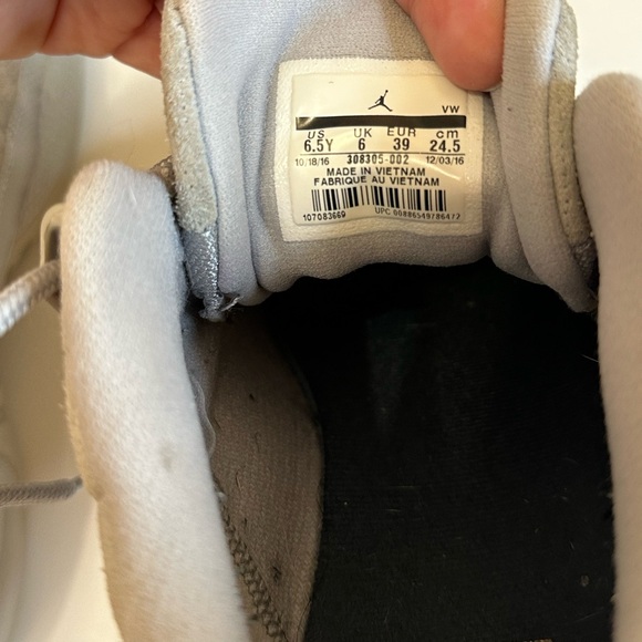 AIR JORDAN 12 RETRO LOW BG. Size 6.5Y. - Picture 8 of 10